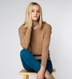 LEEZ Women Cashmere V-Neck Sweater - Camel