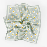 LEEZ Daisy Verte Square Silk Scarf